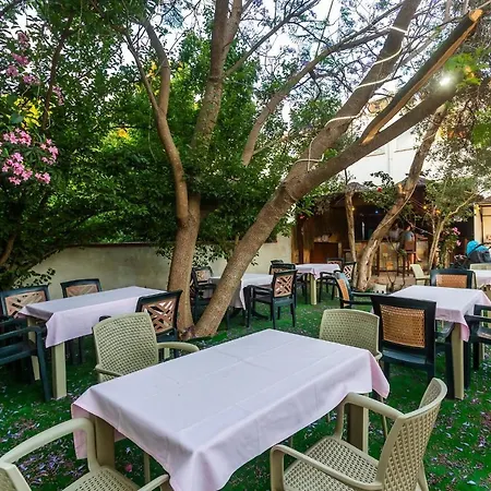 Kriss Ξενοδοχείο *